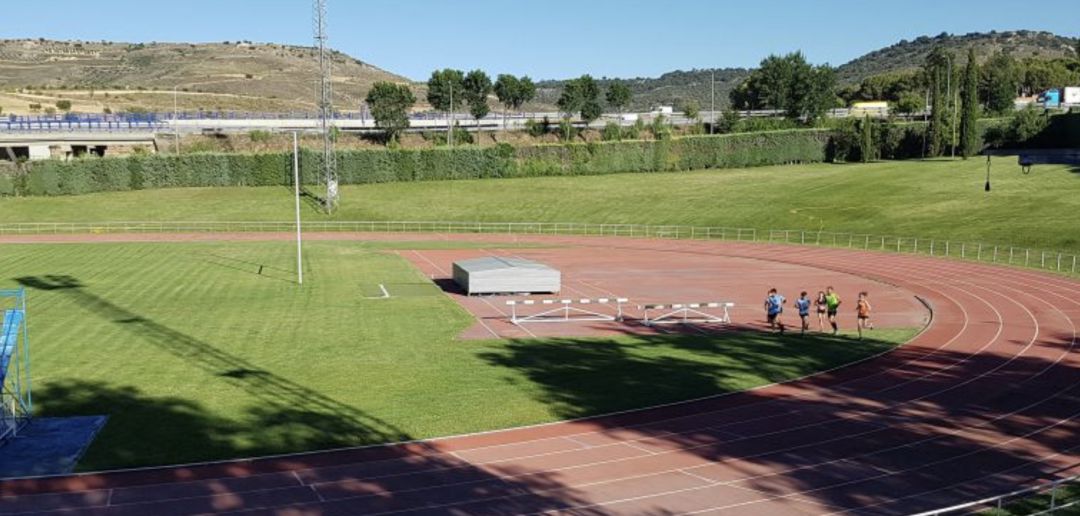 Pistas de atletismo de la Fuente de la Niña Pistas de atletismo de la Fuente de la Niña
