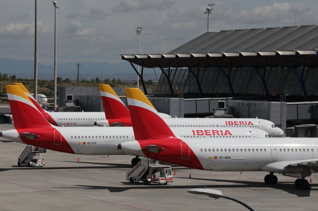 Varios aviones de Iberia aparcados en el Aeropuerto de Madrid-Barajas Adolfo Suárez. Varios aviones de Iberia aparcados en el Aeropuerto de Madrid-Barajas Adolfo Suárez.