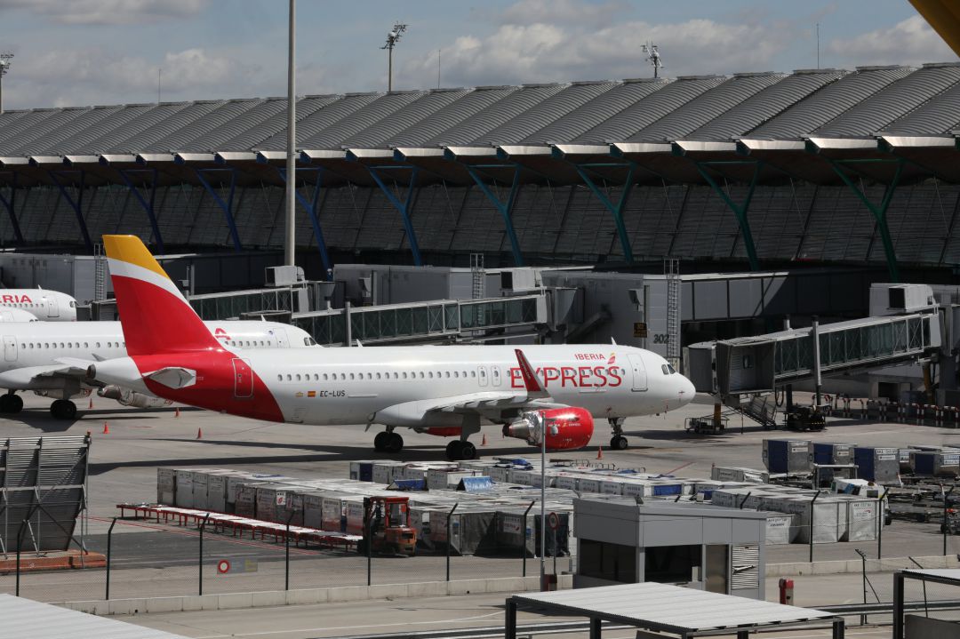 Un avión de Iberia en el Aeropuerto de Madrid-Barajas Adolfo Suárez. Un avión de Iberia en el Aeropuerto de Madrid-Barajas Adolfo Suárez.