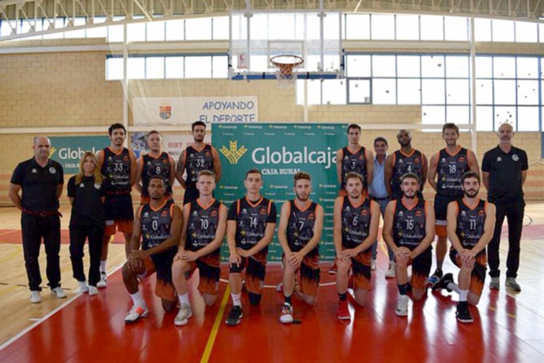 Foto de archivo: equipo 2019-2020 Foto de archivo: equipo 2019-2020