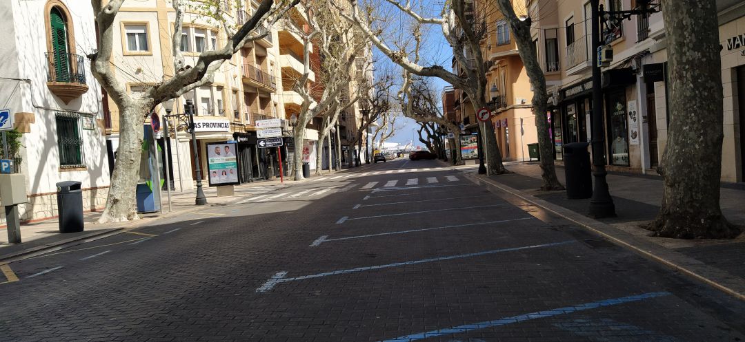 Imagen de la calle Marqués de Campo totalmente vacía, durante el primer fin de semana de confinamiento. Imagen de la calle Marqués de Campo totalmente vacía, durante el primer fin de semana de confinamiento.