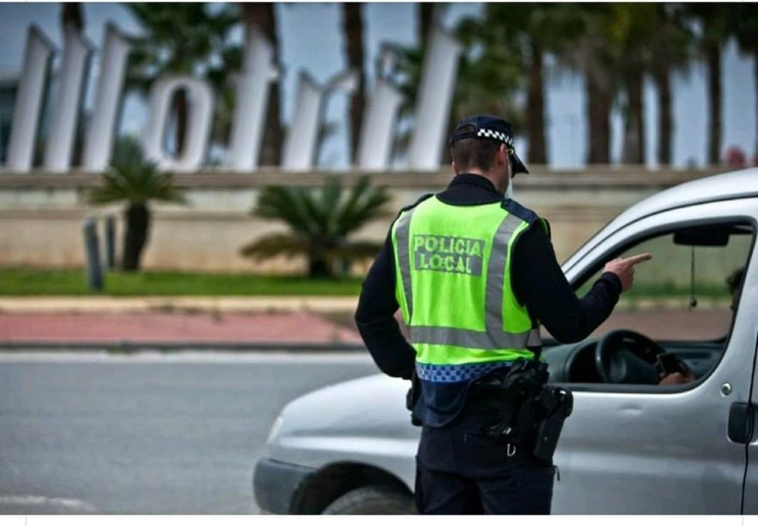 Policia Local de Motril realiza controles Policia Local de Motril realiza controles