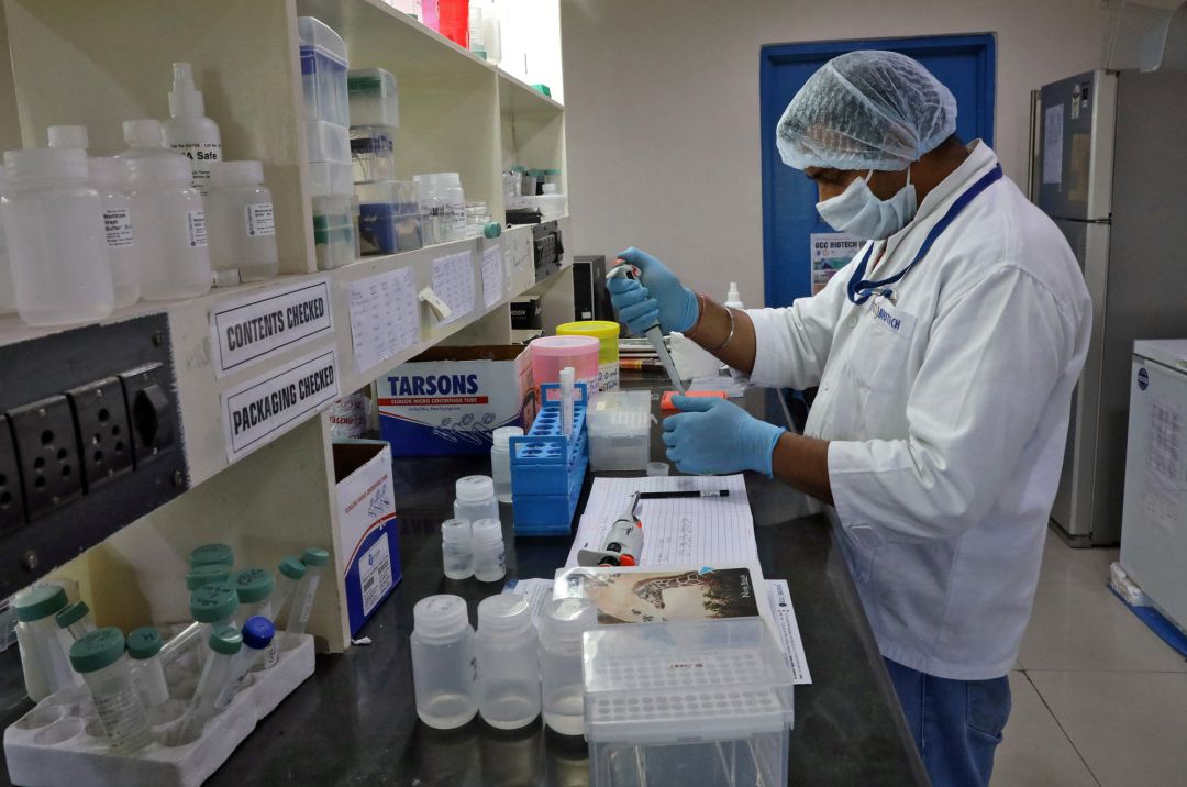 Un laboratorio en la India. Un laboratorio en la India.