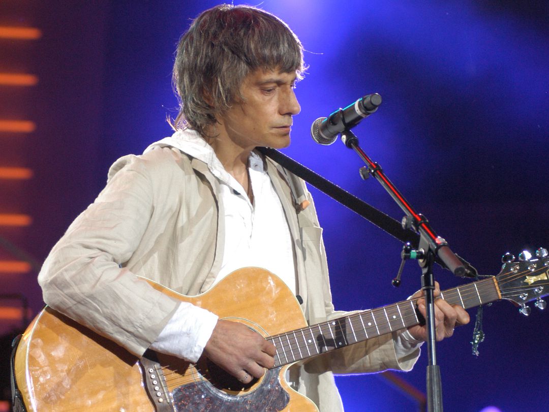 Antonio Vega, en el concierto del 40º aniversario de los 40 Principales en junio de 2006 Antonio Vega, en el concierto del 40º aniversario de los 40 Principales en junio de 2006