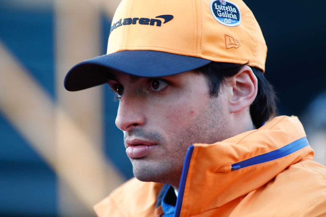 Uno de los nombres que más suena para suplir la ausencia de Vettel en Ferrari es el de Carlos Sainz. Uno de los nombres que más suena para suplir la ausencia de Vettel en Ferrari es el de Carlos Sainz.