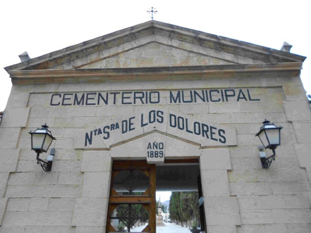 fachada del cementerio fachada del cementerio