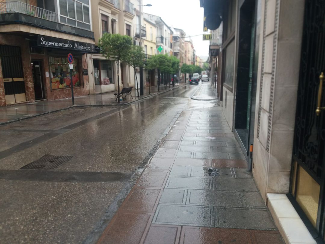 Calle General Fresneda, centro comercial de Jódar, esta misma mañana Calle General Fresneda, centro comercial de Jódar, esta misma mañana