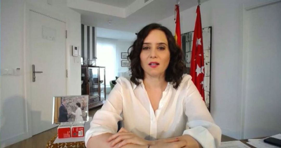 La presidenta de la Comunidad de Madrid, Isabel Díaz Ayuso, en la habitación de hotel en la que reside desde el 16 de marzo. La presidenta de la Comunidad de Madrid, Isabel Díaz Ayuso, en la habitación de hotel en la que reside desde el 16 de marzo.