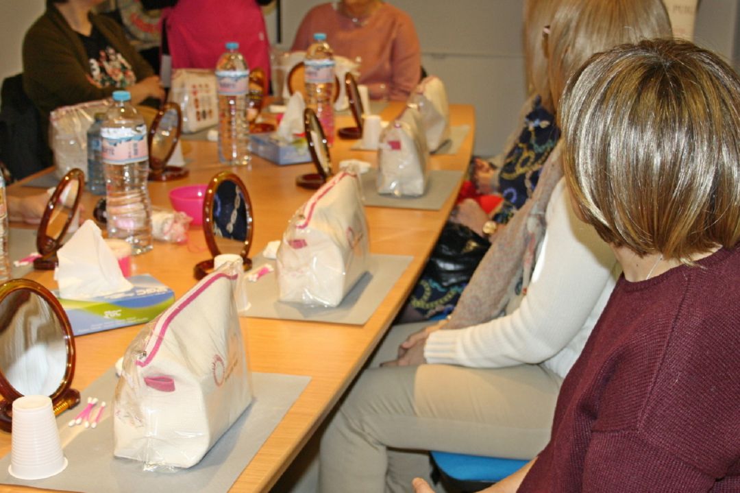 El Hospital de Segovia convoca un taller online de cosmética para pacientes oncológicas El Hospital de Segovia convoca un taller online de cosmética para pacientes oncológicas