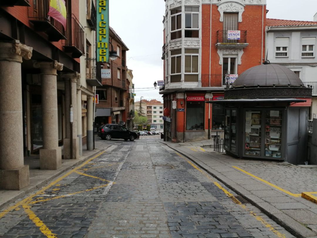 Calle la Rúa de Benavente, el segundo día de declaración del estado de alarma Calle la Rúa de Benavente, el segundo día de declaración del estado de alarma