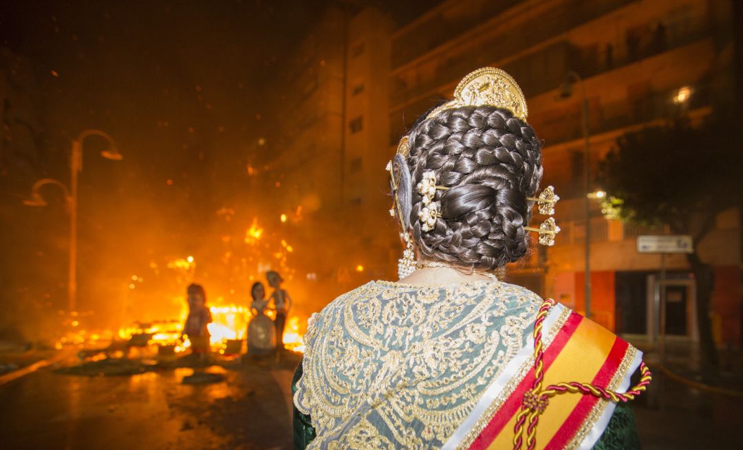 Imagen de la Cremà de las fallas de Gandia en 2017 Imagen de la Cremà de las fallas de Gandia en 2017