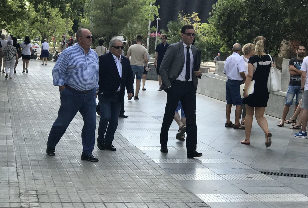 El expresidente de la Diputación de Valencia, Alfonso Rus, junto a su abogado El expresidente de la Diputación de Valencia, Alfonso Rus, junto a su abogado