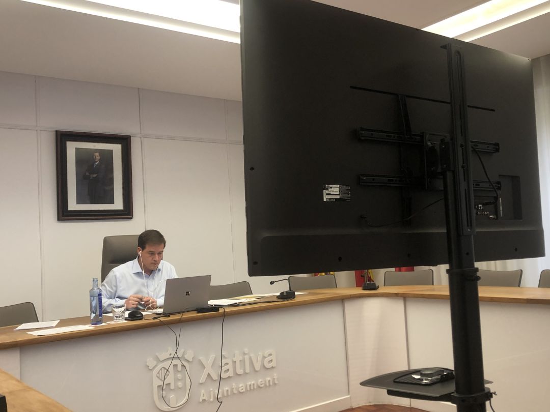 El alcalde en el pleno del mes de abril. El alcalde en el pleno del mes de abril.