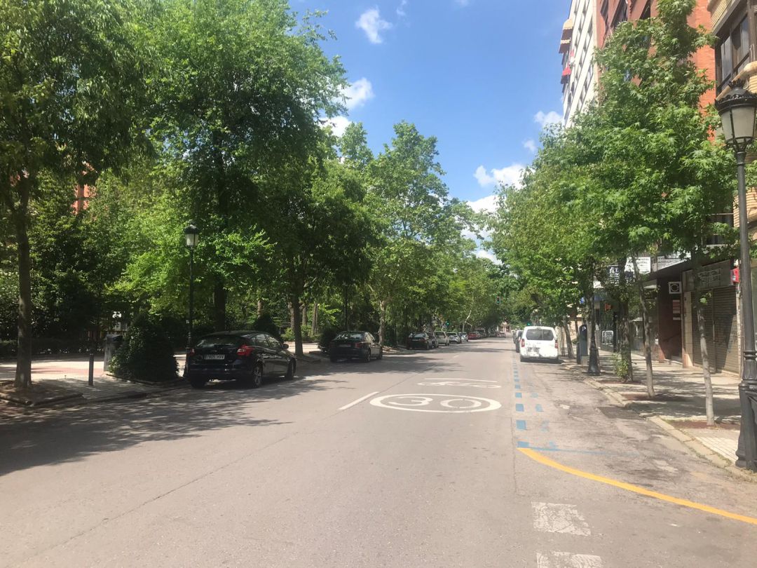 El paseo de Cánovas de Cáceres casi sin vehículos El paseo de Cánovas de Cáceres casi sin vehículos