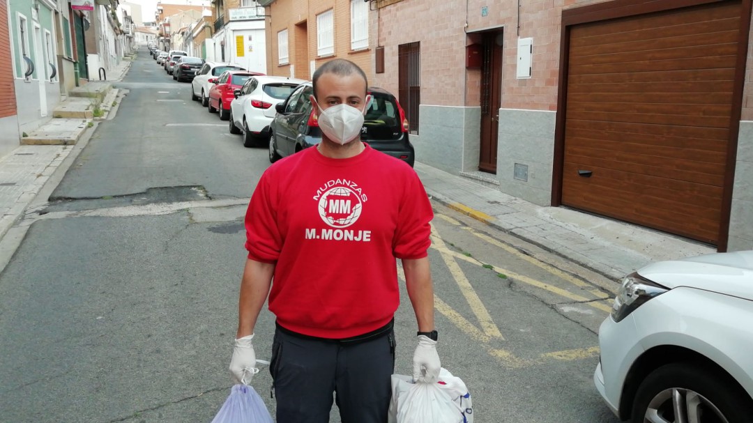El "mejor padre del mundo" se quita el disfraz (pero no la mascarilla) para Cadena SER