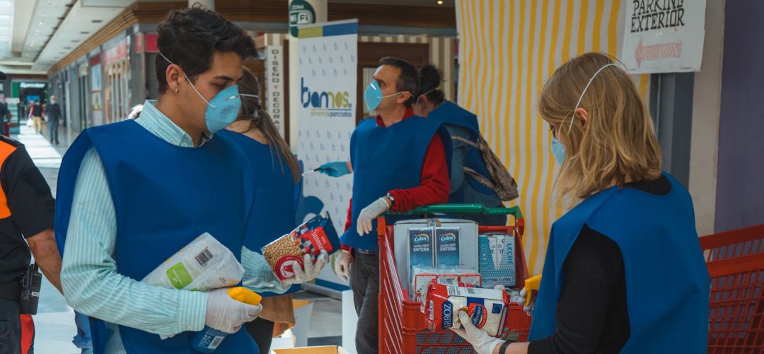 Primera recogida del Banco de Alimentos Primera recogida del Banco de Alimentos