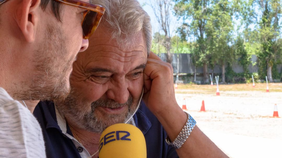 Carlos Miralles, entrevistado por Radio Dénia, en el autocine durante el verano del 2019. Carlos Miralles, entrevistado por Radio Dénia, en el autocine durante el verano del 2019.