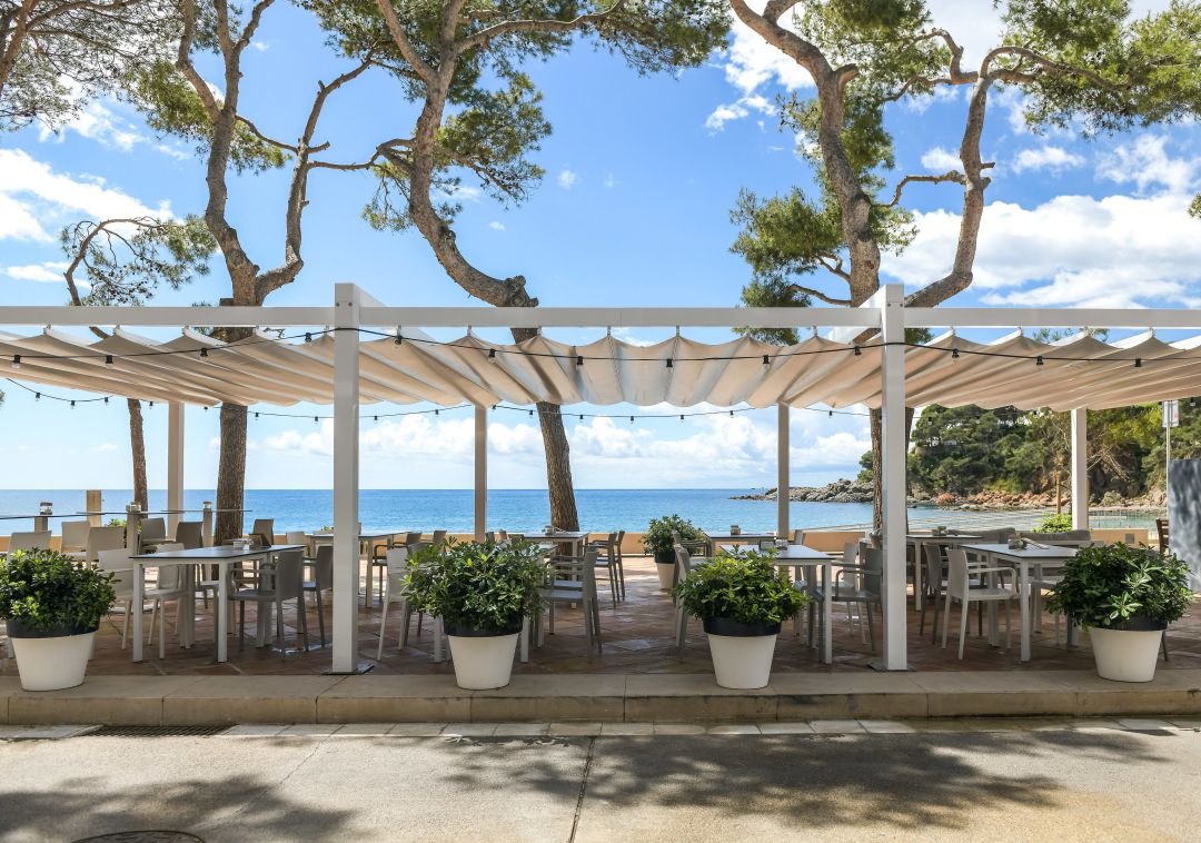 Una terrassa a la Costa Brava Una terrassa a la Costa Brava