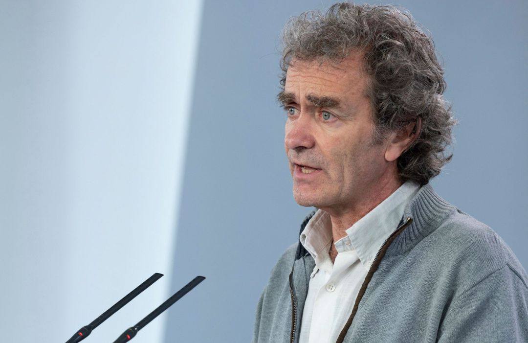 El director del Centro de Alertas y Emergencias Sanitarias del Ministerio de Sanidad, Fernando Simón, durante la rueda de prensa. El director del Centro de Alertas y Emergencias Sanitarias del Ministerio de Sanidad, Fernando Simón, durante la rueda de prensa.