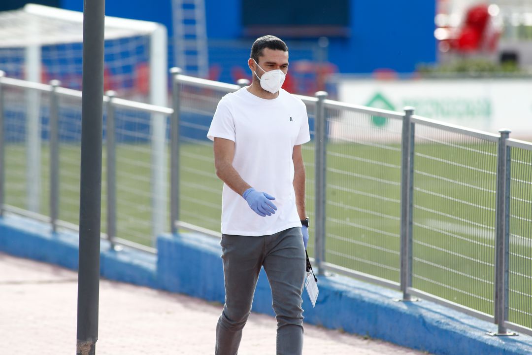 Jorge Molina llegando a la ciudad deportiva del Getafe Jorge Molina llegando a la ciudad deportiva del Getafe