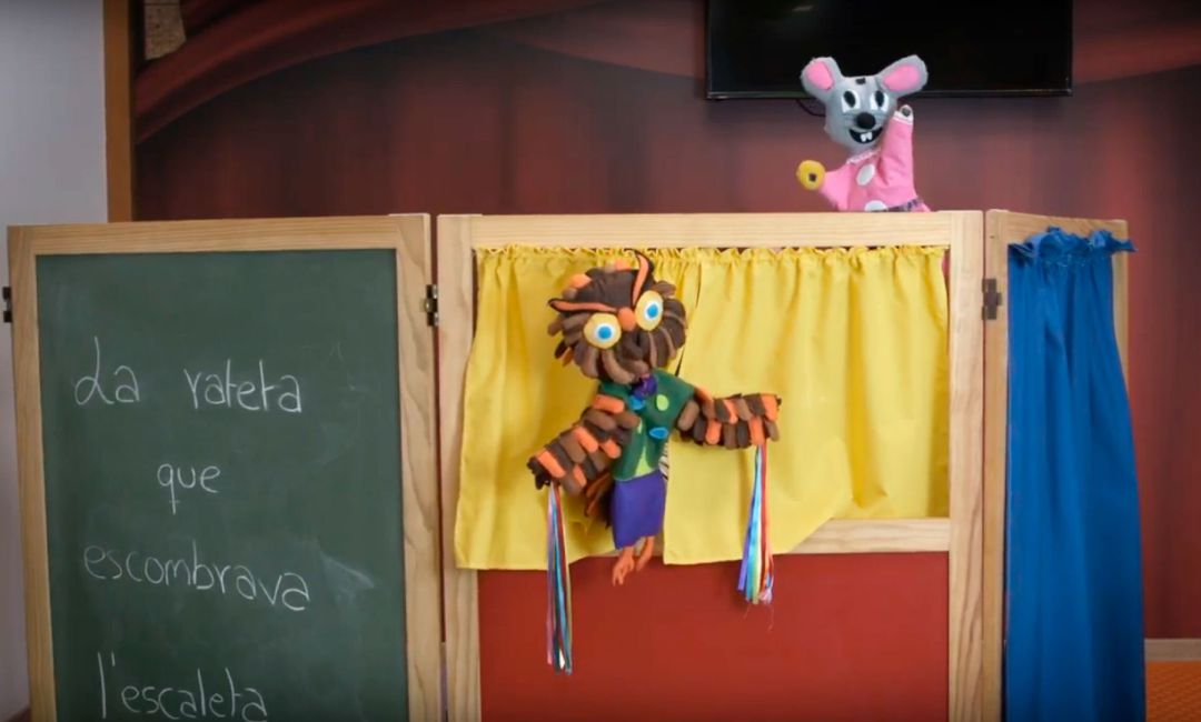 En canal de Youtube de l'Àrea de Cultura- Ajuntament d'Alcoi es poden vorer les animacions lectores. En canal de Youtube de l'Àrea de Cultura- Ajuntament d'Alcoi es poden vorer les animacions lectores.