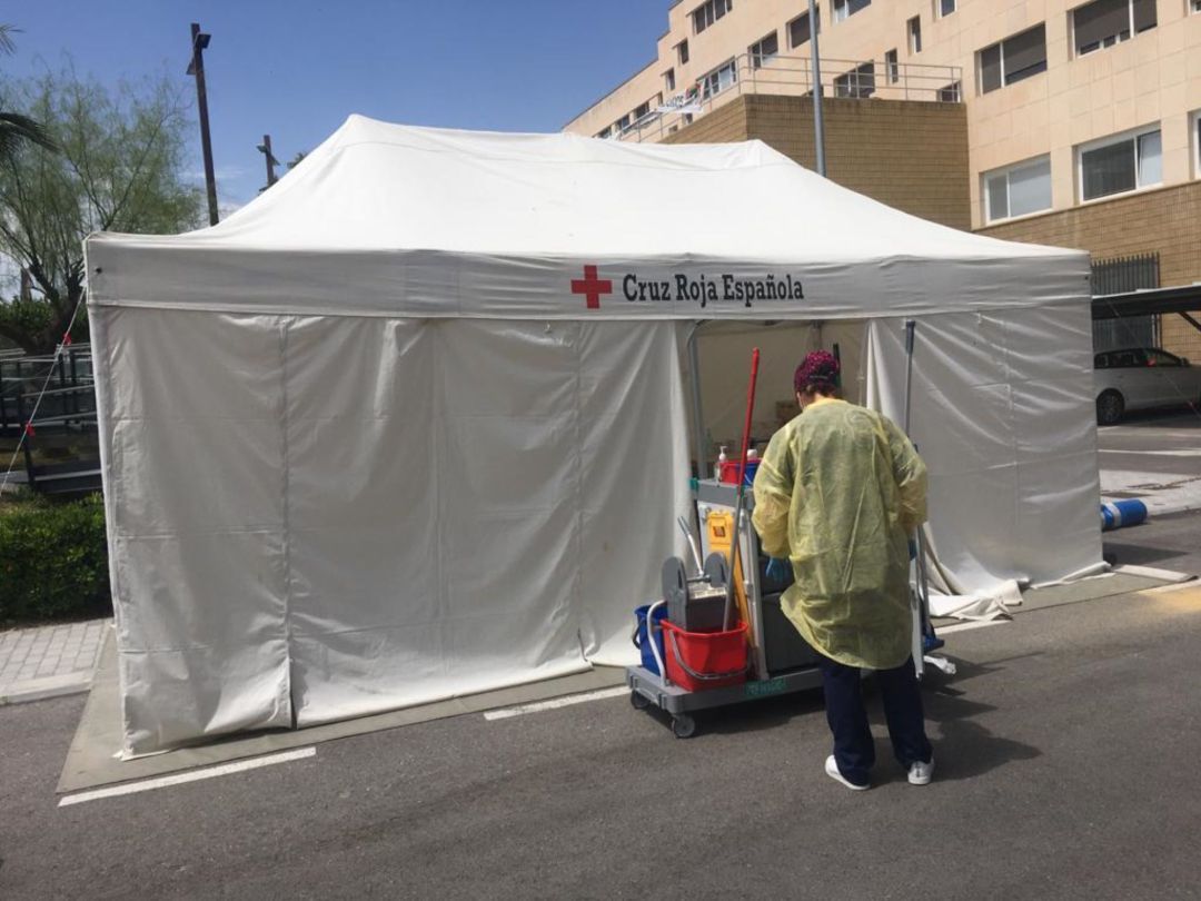 Carpa instalada en el Hospital de Elda para realizar test de coronavirus Carpa instalada en el Hospital de Elda para realizar test de coronavirus