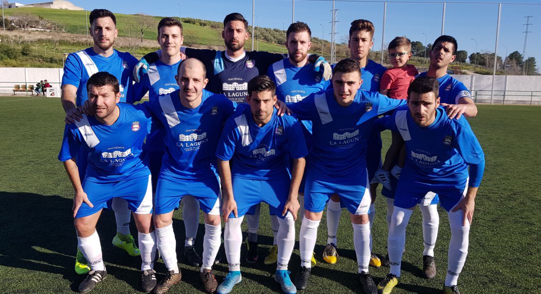 Once inicial del Baeza CF, conjunto que al terminar primero la temporada ascendería a División de Honor. Once inicial del Baeza CF, conjunto que al terminar primero la temporada ascendería a División de Honor.