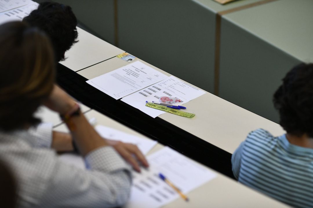 Estudiantes se disponen a comenzar el examen de Evaluación para el Acceso a la Universidad (EvAU). Estudiantes se disponen a comenzar el examen de Evaluación para el Acceso a la Universidad (EvAU).