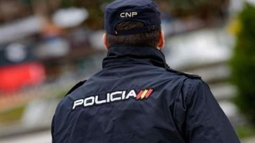 Imagen de archivo de un agente de la Policía Nacional Imagen de archivo de un agente de la Policía Nacional