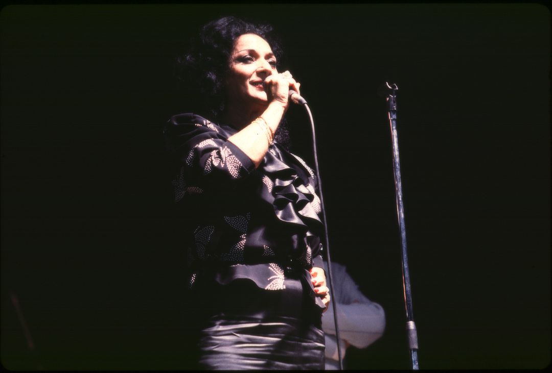 Lola Flores, durante un concierto en 1982 Lola Flores, durante un concierto en 1982
