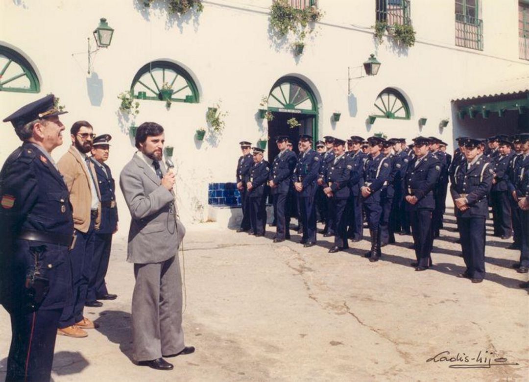 Anguita se dirige a la Policía Local de Córdoba Anguita se dirige a la Policía Local de Córdoba