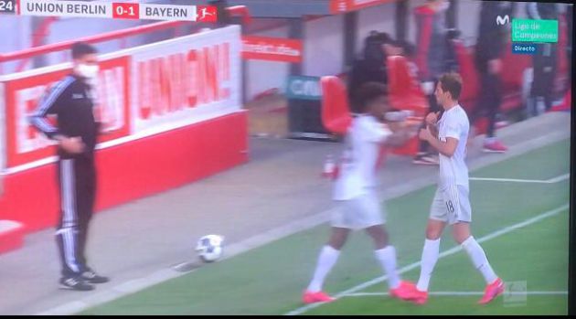 Coman y Goretzka se saludan Coman y Goretzka se saludan