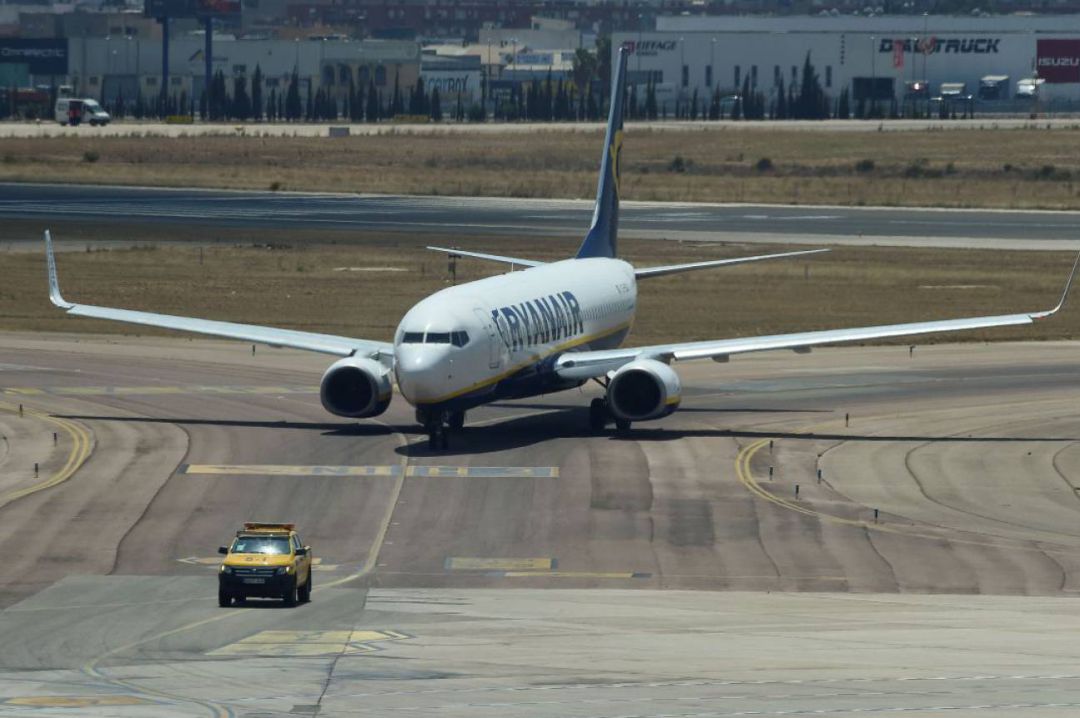 El Gobierno vuelve a rectificar y permitirá los vuelos internacionales al aeropuerto de València El Gobierno vuelve a rectificar y permitirá los vuelos internacionales al aeropuerto de València