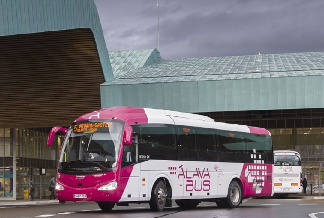 La Diputación sigue aumentando los horarios en Arababus La Diputación sigue aumentando los horarios en Arababus