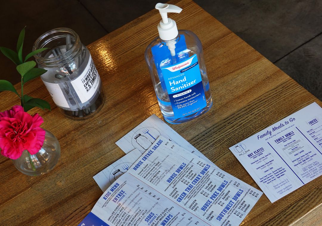 Los manteles con el menú impreso que podrían sustituir a las cartas en los restaurantes