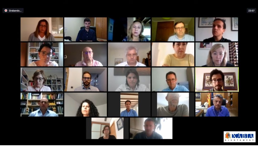 Pleno extroardinario, telemático, en el que se aprobó el plan de reactivación 'Recuperem Xàbia'. Pleno extroardinario, telemático, en el que se aprobó el plan de reactivación 'Recuperem Xàbia'.