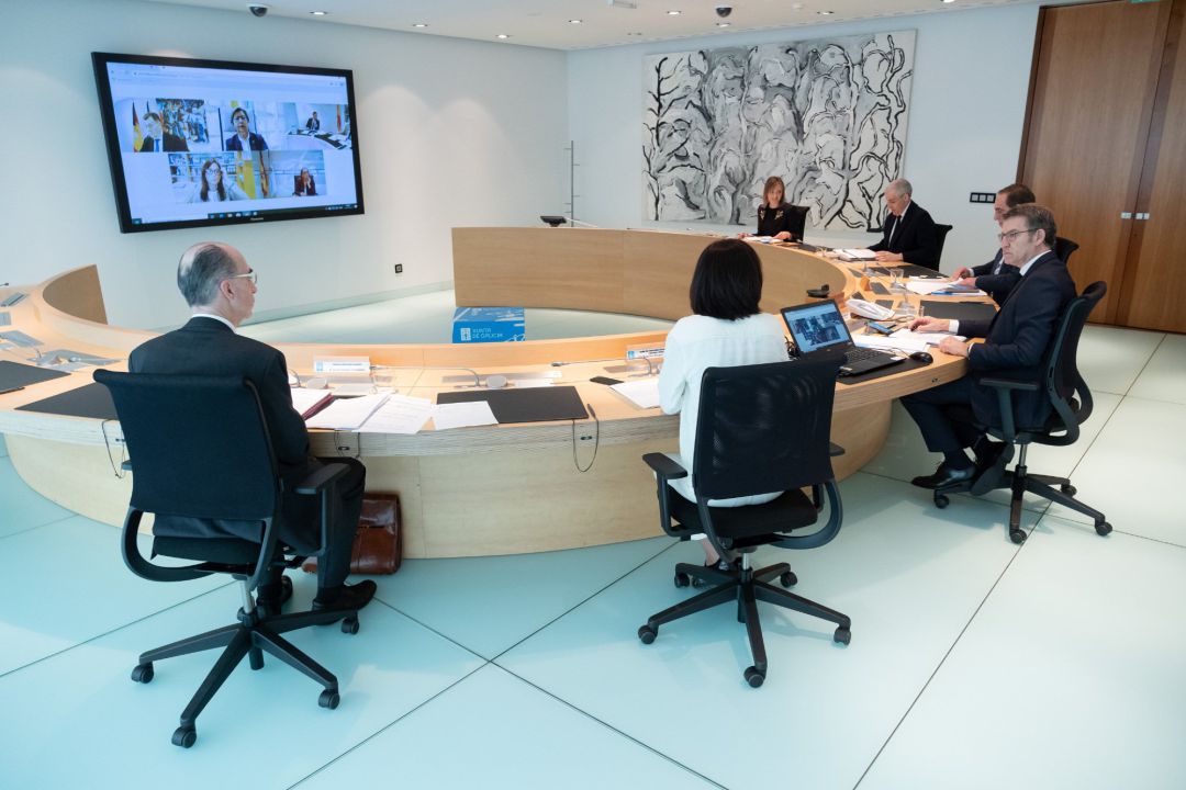 El presidente del Gobierno gallego, Alberto Núñez Feijóo, preside la reunión del Consello de la Xunta del 15 de mayo. El presidente del Gobierno gallego, Alberto Núñez Feijóo, preside la reunión del Consello de la Xunta del 15 de mayo.