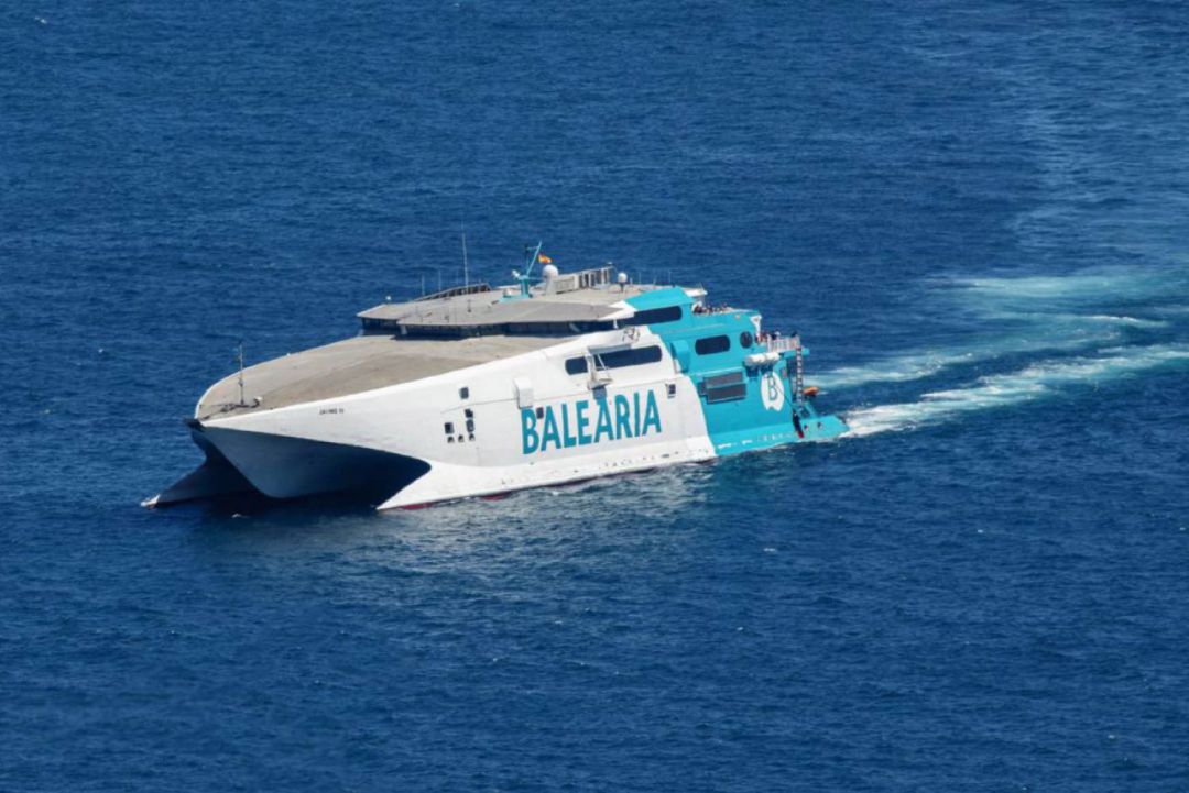El vaixell ràpid de Baleària Jaume III tornarà a unir Mallorca i Menorca des de dilluns vinent. El vaixell ràpid de Baleària Jaume III tornarà a unir Mallorca i Menorca des de dilluns vinent.