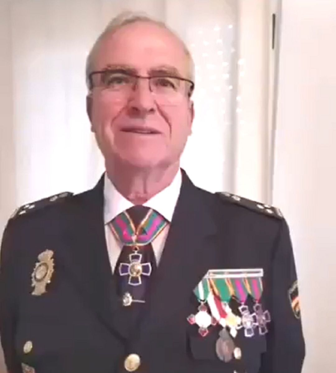 El vídeo de un ex-inspector de Policía segoviano se hace viral en las redes sociales El vídeo de un ex-inspector de Policía segoviano se hace viral en las redes sociales
