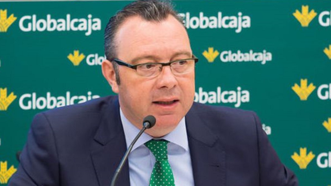 La retirada de efectivo en los cajeros cayó un 40% en abril, según Globalcaja