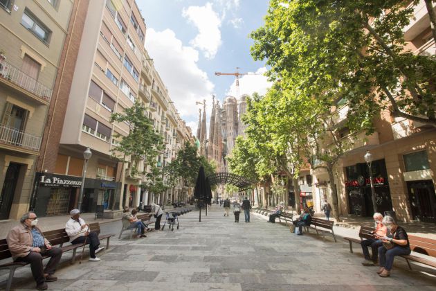 Los vecinos del barrio de Sagrada Familia. Los vecinos del barrio de Sagrada Familia.