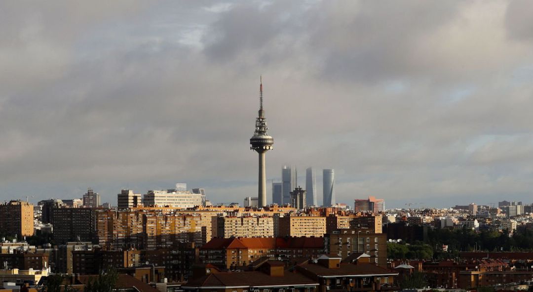 La calidad del aire ha mejorado significativamente para al menos 18,6 millones de españoles en ciudades con mucho tráfico La calidad del aire ha mejorado significativamente para al menos 18,6 millones de españoles en ciudades con mucho tráfico