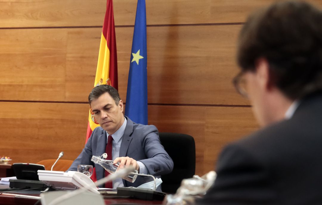 Reunión del Consejo de Ministros. En la imagen, el presidente Pedro Sánchez y el ministro de Sanidad, Salvador Illa. Reunión del Consejo de Ministros. En la imagen, el presidente Pedro Sánchez y el ministro de Sanidad, Salvador Illa.