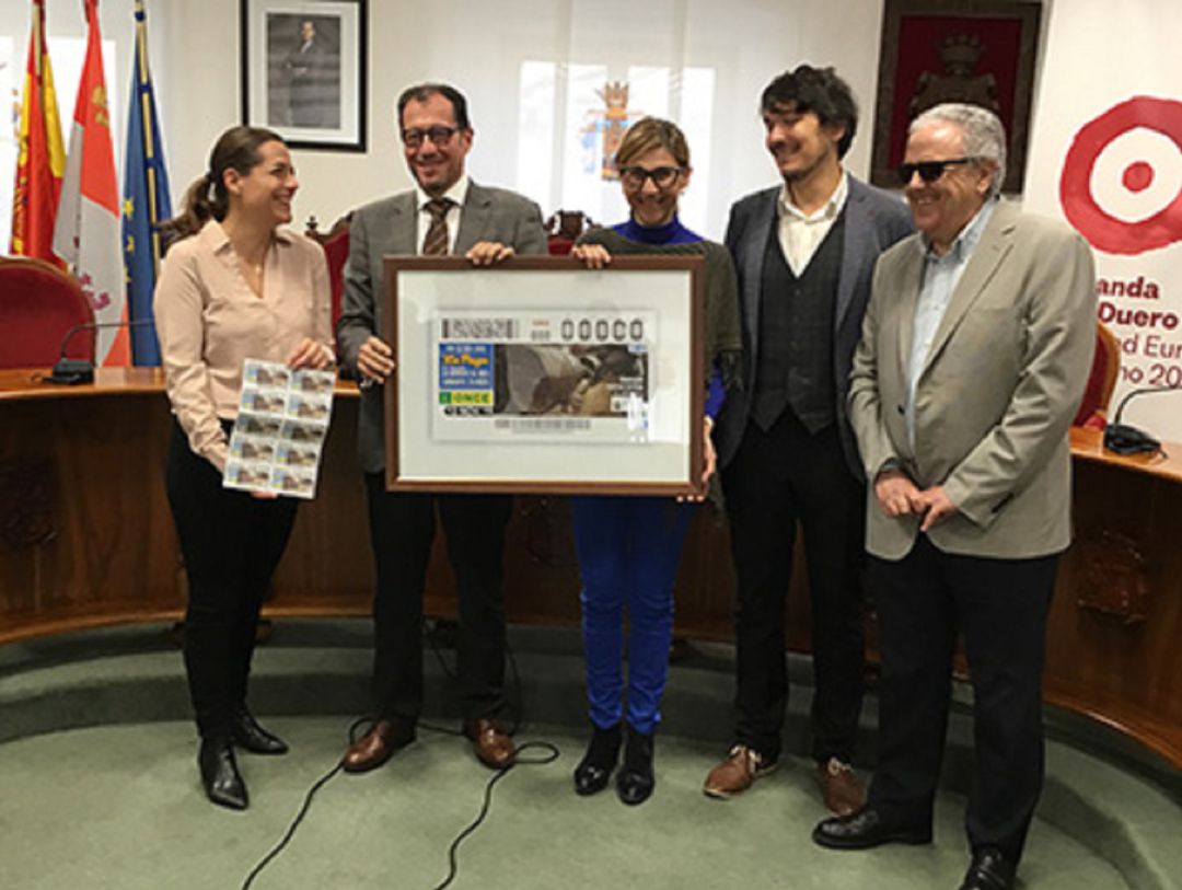 Imagen de archivo de la presentación del cupón del 13 de noviembre de 2019 Imagen de archivo de la presentación del cupón del 13 de noviembre de 2019