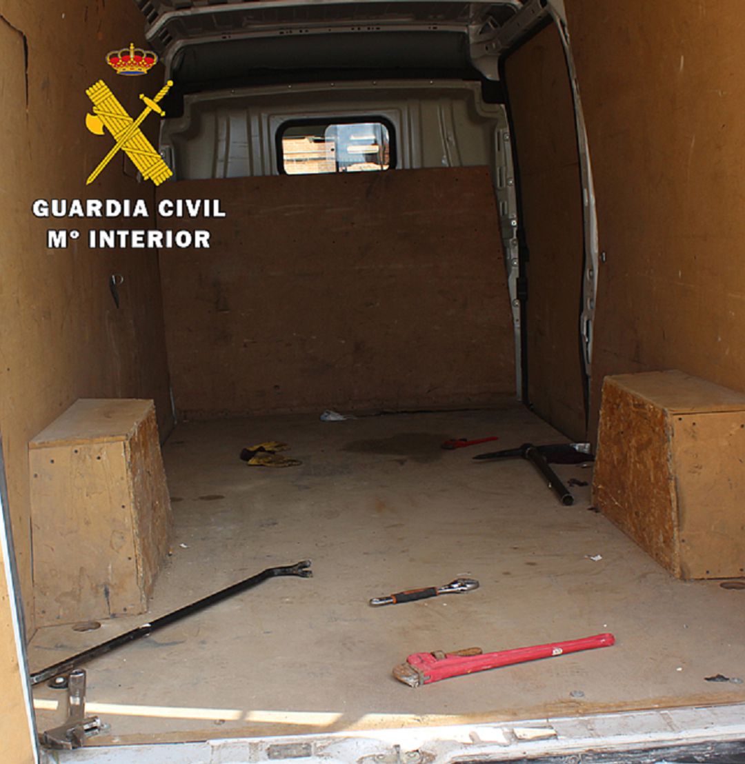 Interior de la furgoneta utilizada por los detenidos Interior de la furgoneta utilizada por los detenidos
