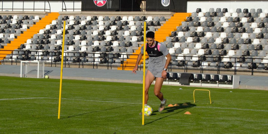 Chris Ramos: "Necesitaba correr y tuve que irme al garaje a hacer algún sprint" Chris Ramos: "Necesitaba correr y tuve que irme al garaje a hacer algún sprint"