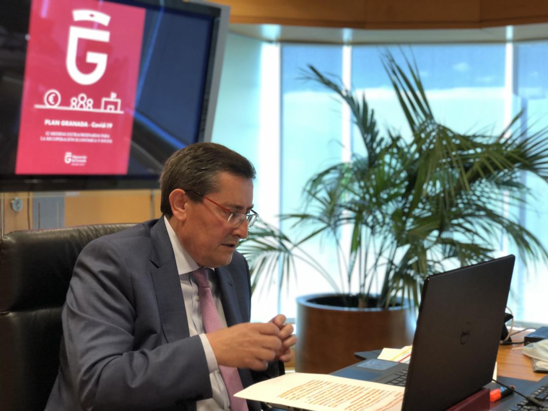 José Entrena, presidente de la Diputación de Granada, este martes en la rueda de prensa telemática en la que ha anunciado la puesta en marcha del denominado 'Plan Granada' José Entrena, presidente de la Diputación de Granada, este martes en la rueda de prensa telemática en la que ha anunciado la puesta en marcha del denominado 'Plan Granada'