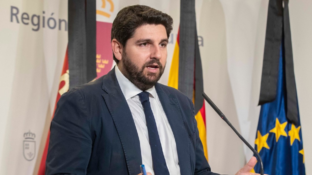 López Miras defiende la libertad para manifestarse contra Pedro Sánchez "respetando las medidas de seguridad"