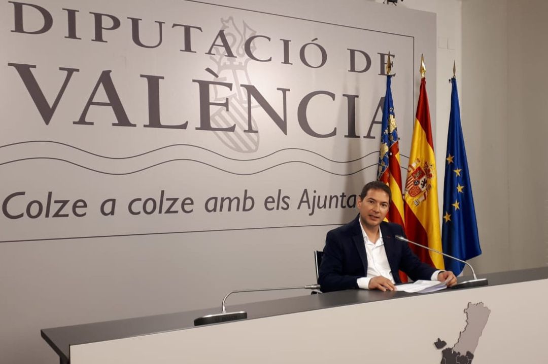 Joan Sanchis en una imatge antiga a la Diputació de València Joan Sanchis en una imatge antiga a la Diputació de València