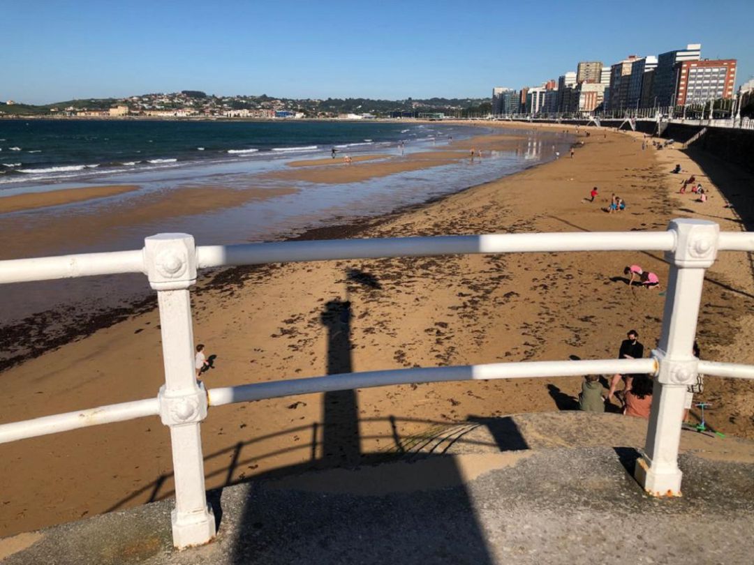 Playa de San Lorenzo, una de las tres que abrirá. Playa de San Lorenzo, una de las tres que abrirá.